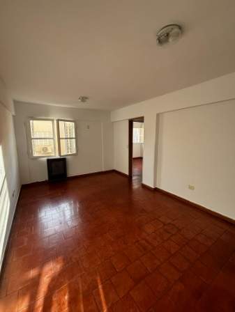 Alquilo depto 2 dorm. cplacard. B Alberdi.