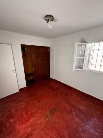 Alquilo depto 2 dorm. cplacard. B Alberdi.