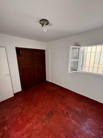 Alquilo depto 2 dorm. cplacard. B Alberdi.