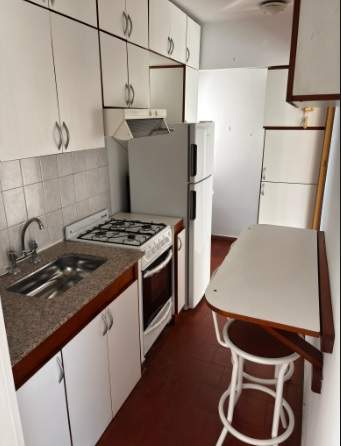 Alquilo depto 2 dorm. cplacard. B Alberdi.