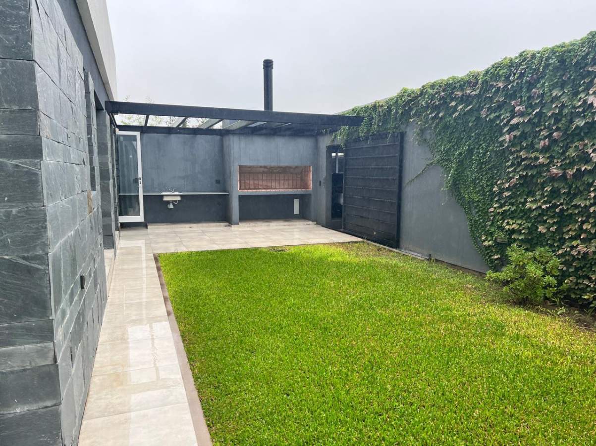 Summun departamento 1 dormitorio planta baja cochera, asador y patio