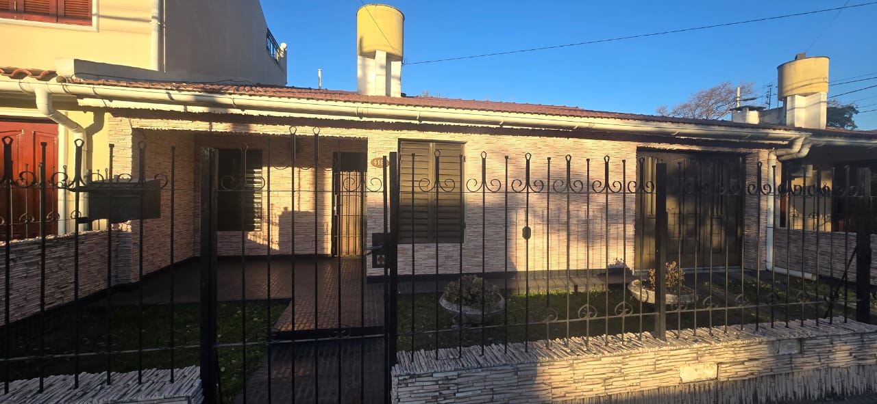 CASA DOS DORMITORIOS. ZONA SUR.
