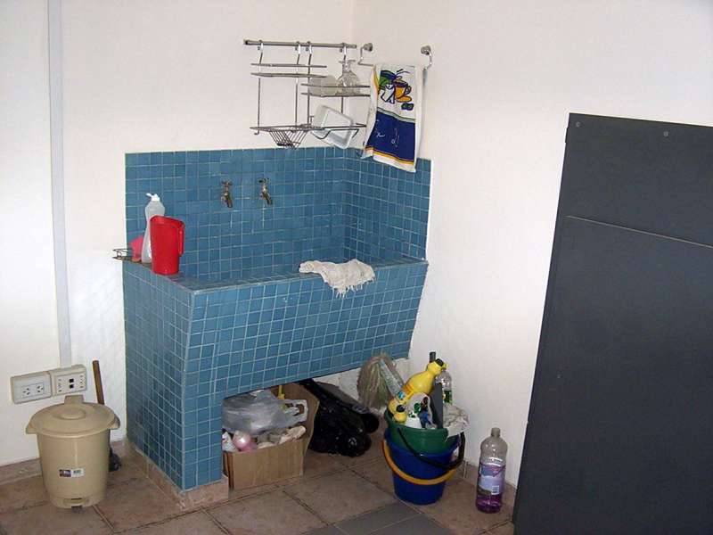 PISO PARA ACOMERCIAL POR ESCALERA EN NUEVA CORDOBA