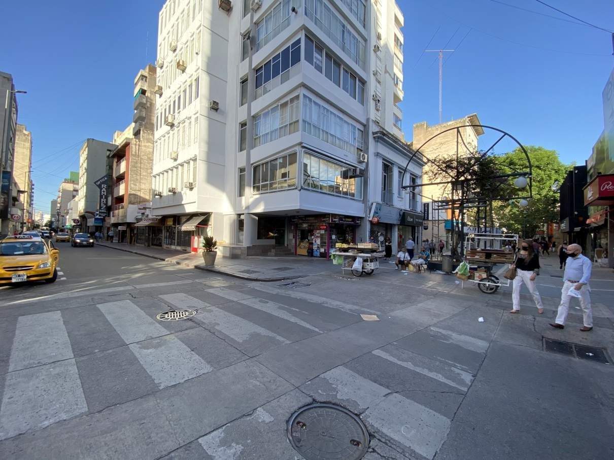 Locales 9 de Julio - Terreno apto edificios