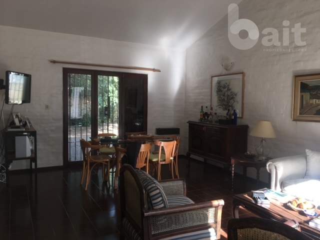 Venta casa 3 dormitorios de una sola planta, en el corazón de Villa Belgrano