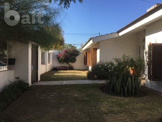 Venta casa 3 dormitorios de una sola planta, en el corazón de Villa Belgrano