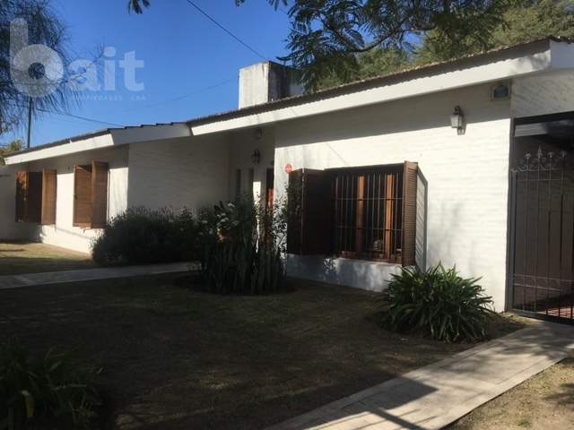 Venta casa 3 dormitorios de una sola planta, en el corazón de Villa Belgrano