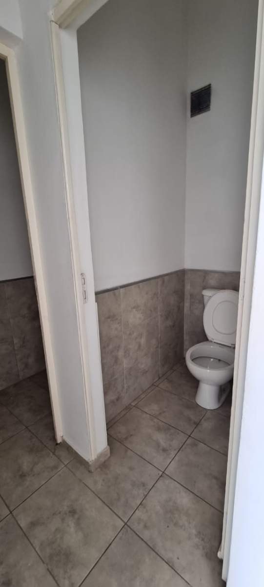 Sr Vende hermoso local.