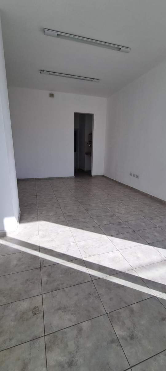 Sr Vende hermoso local.
