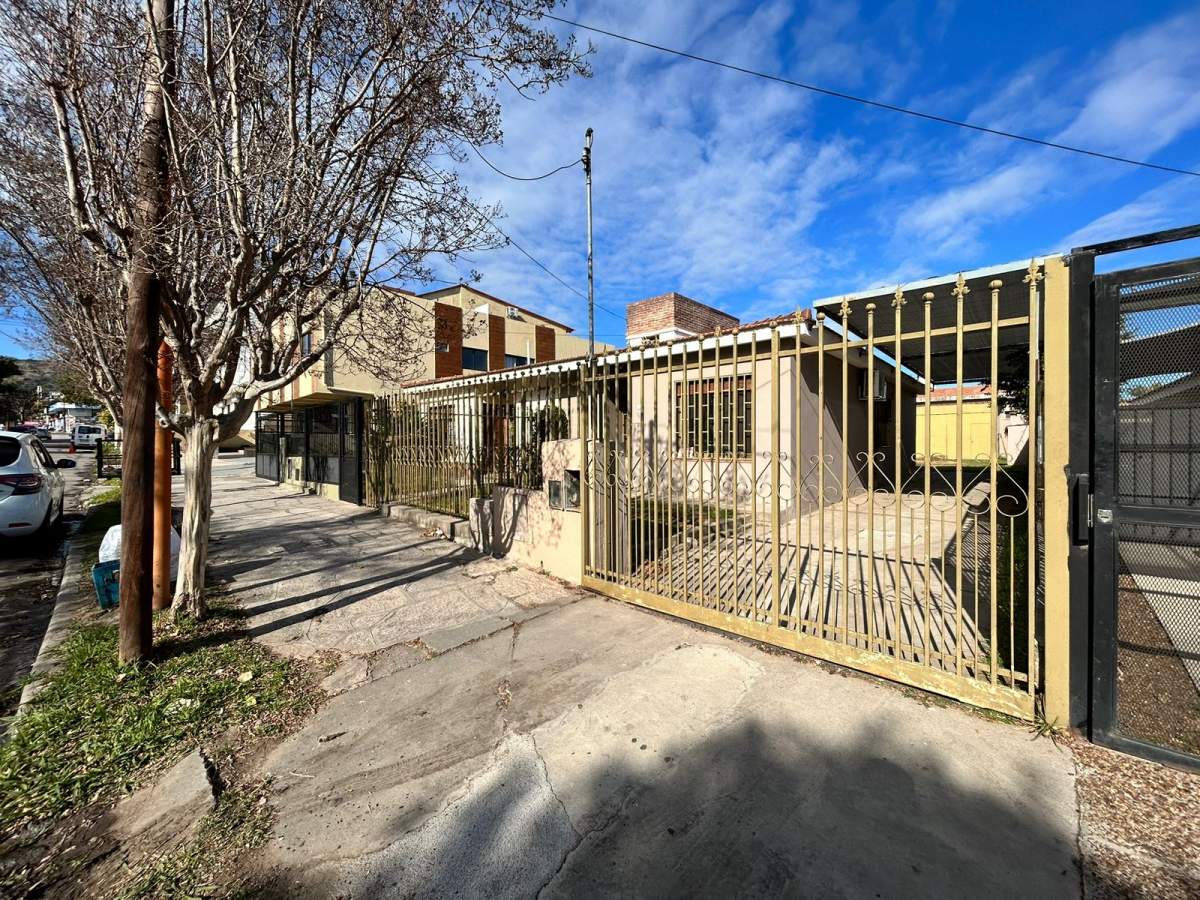 SE VENDE PH EN VILLA CARLOS PAZ EXCELENTE UBICACIÓN