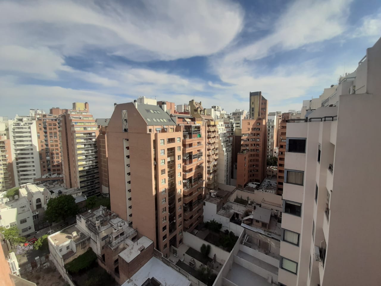 Amplio, luminoso y pasos del Parque Sarmiento. Tu lugar en Nueva Cordoba!
