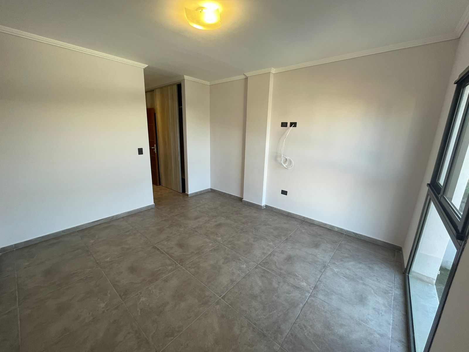 DEPARTAMENTO CÉNTRICO EN VILLA CARLOS PAZ DE CATEGORÍA EN VENTA