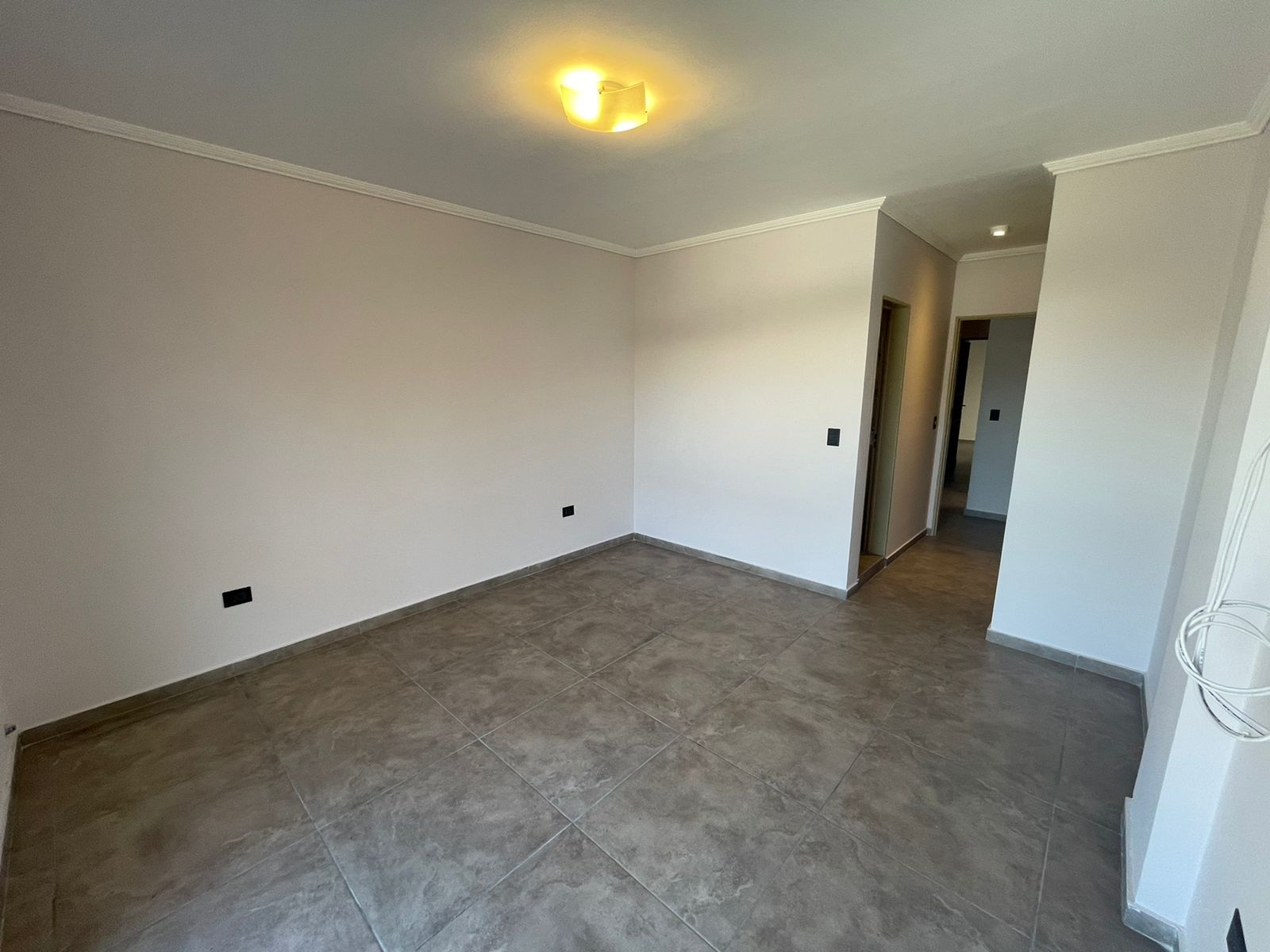 DEPARTAMENTO CÉNTRICO EN VILLA CARLOS PAZ DE CATEGORÍA EN VENTA