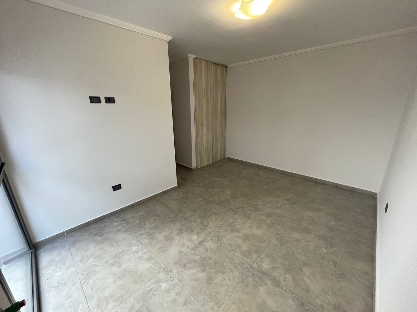 DEPARTAMENTO CÉNTRICO EN VILLA CARLOS PAZ DE CATEGORÍA EN VENTA