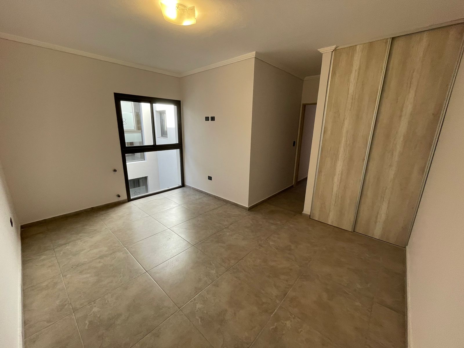 DEPARTAMENTO CÉNTRICO EN VILLA CARLOS PAZ DE CATEGORÍA EN VENTA