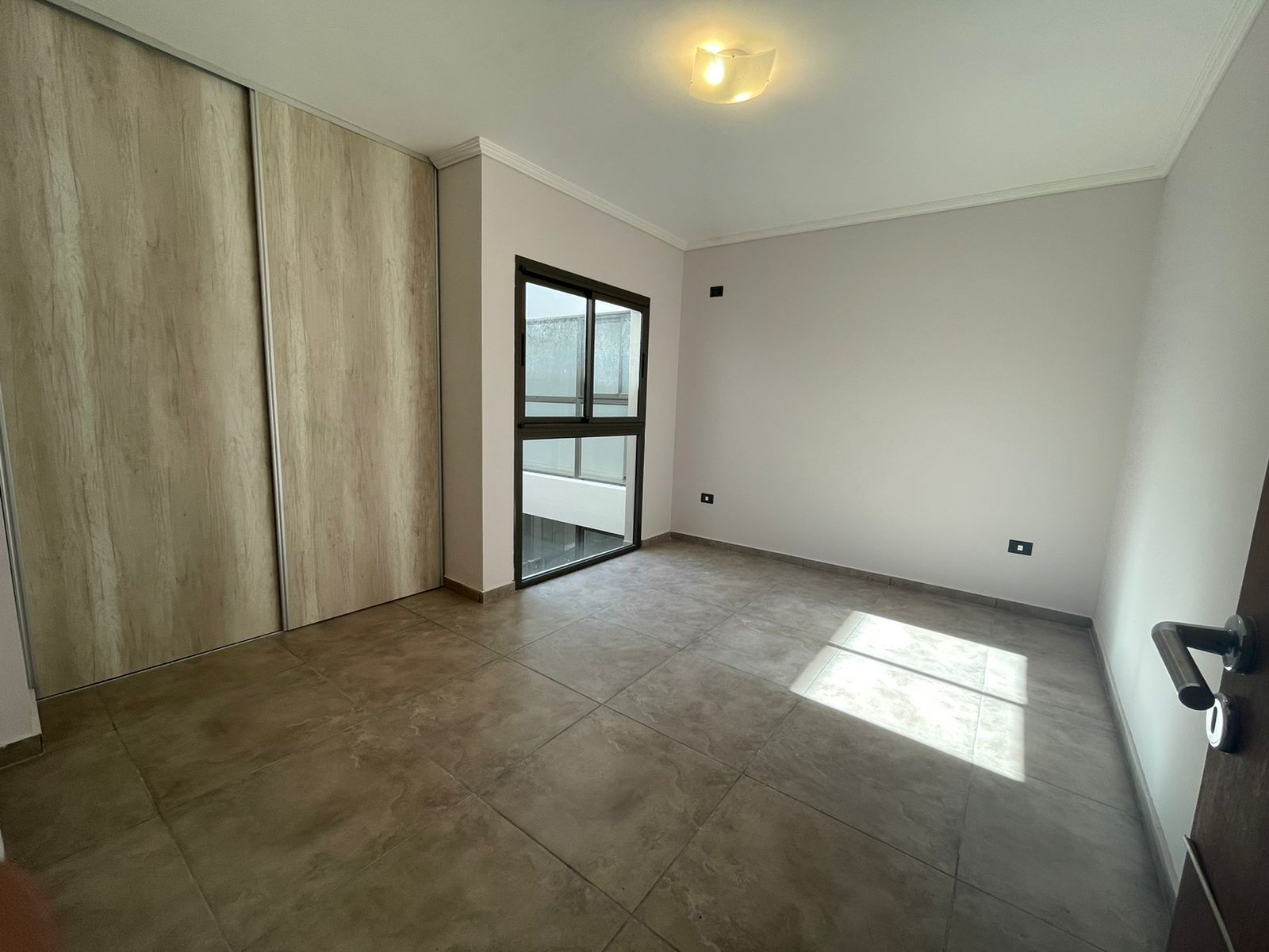 DEPARTAMENTO CÉNTRICO EN VILLA CARLOS PAZ DE CATEGORÍA EN VENTA