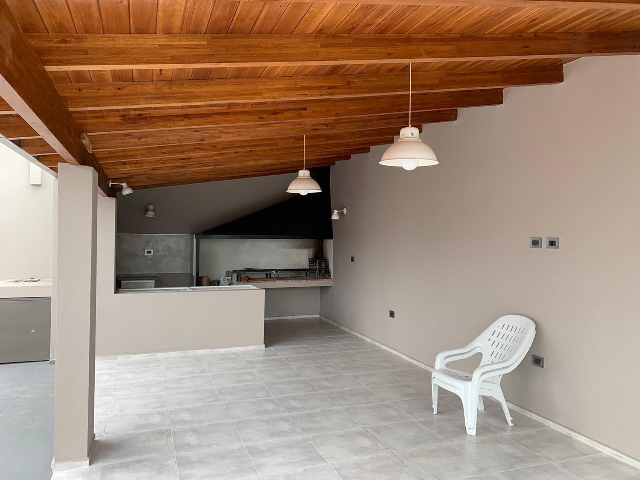 DEPARTAMENTO CÉNTRICO EN VILLA CARLOS PAZ DE CATEGORÍA EN VENTA