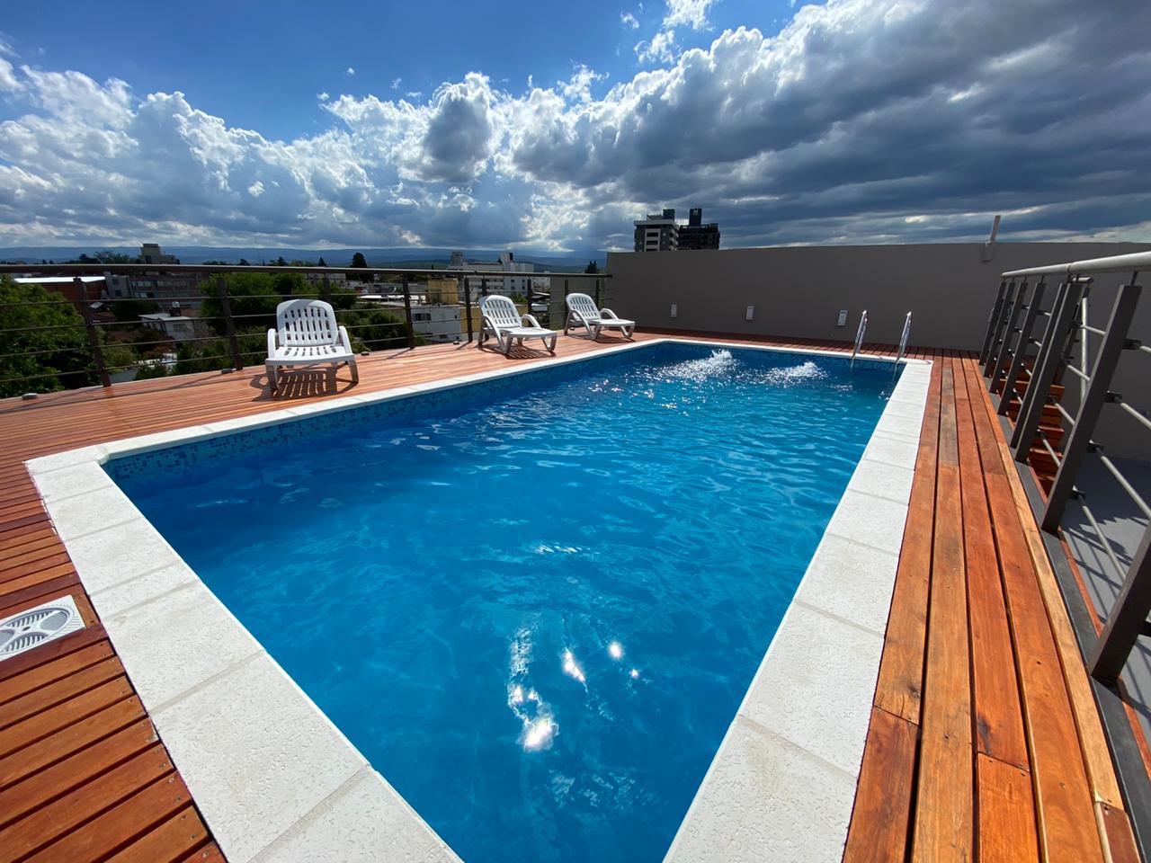 DEPARTAMENTO CÉNTRICO EN VILLA CARLOS PAZ DE CATEGORÍA EN VENTA