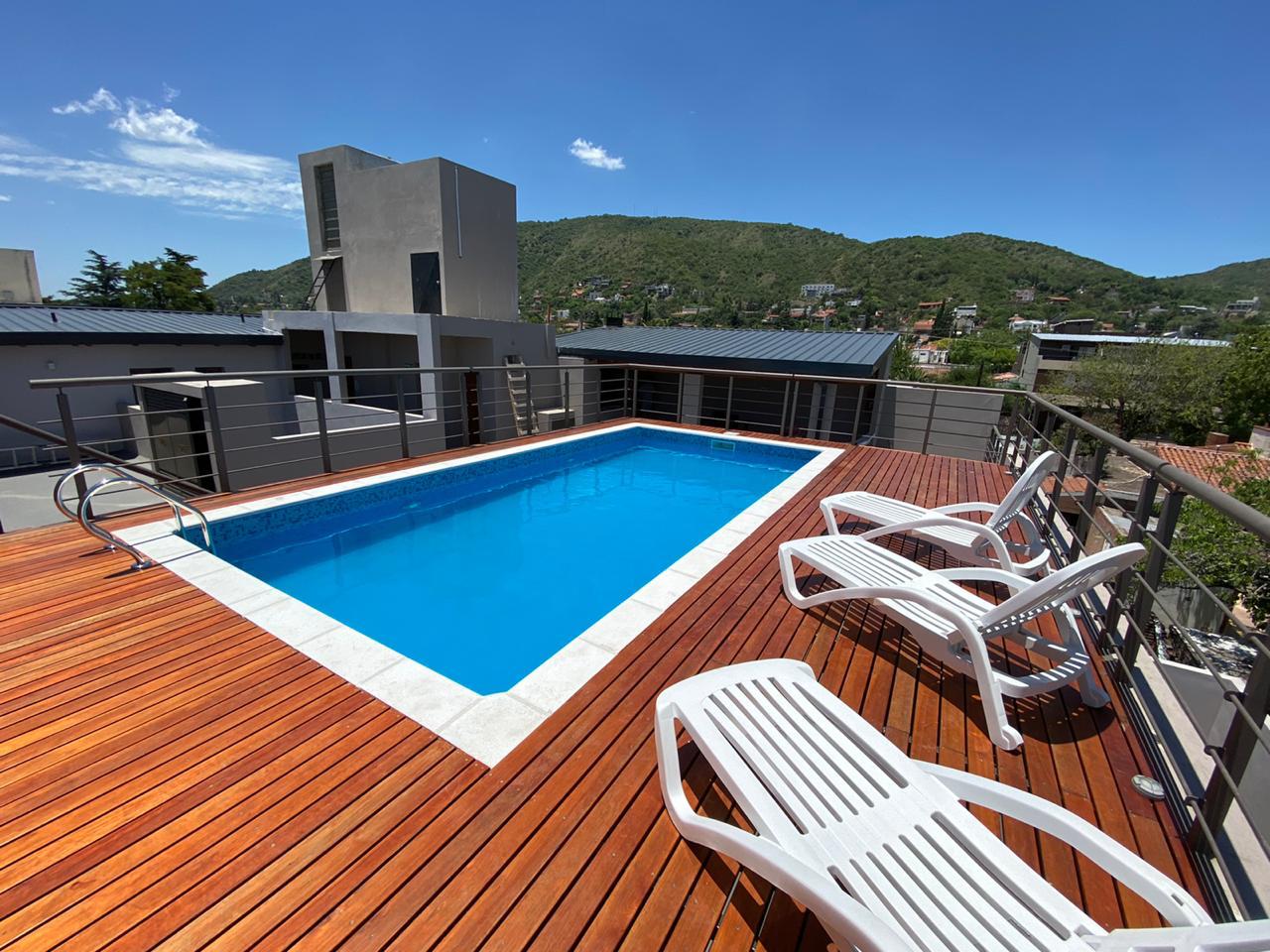 DEPARTAMENTO CÉNTRICO EN VILLA CARLOS PAZ DE CATEGORÍA EN VENTA