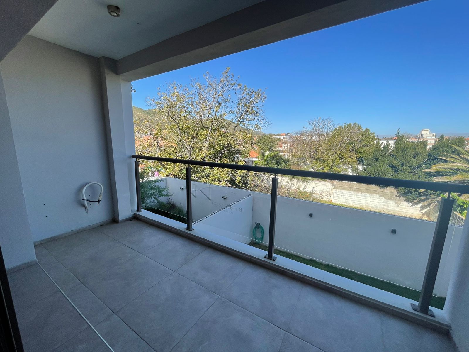 DEPARTAMENTO CÉNTRICO EN VILLA CARLOS PAZ DE CATEGORÍA EN VENTA