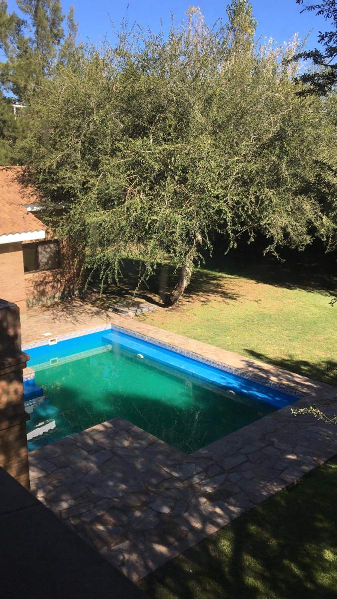 ALQUILER , LOMAS DE LA CAROLINA , EXCELENTE PROPIEDAD