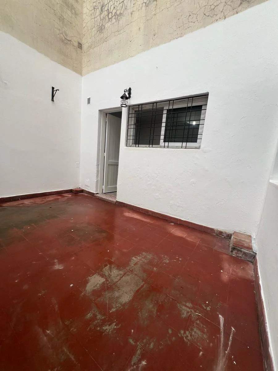 Planta Baja - Dos Dormitorios - Patio - Cochera propia