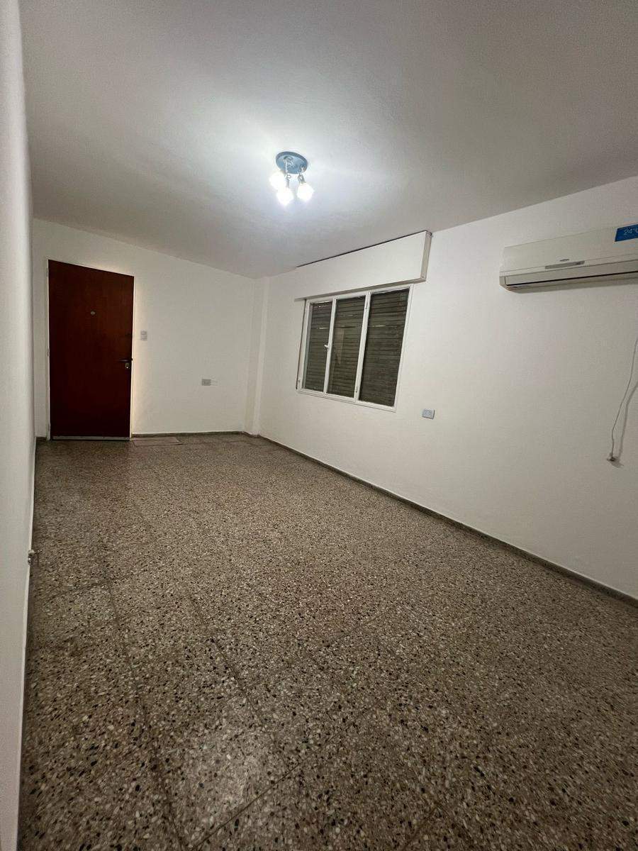 Planta Baja - Dos Dormitorios - Patio - Cochera propia