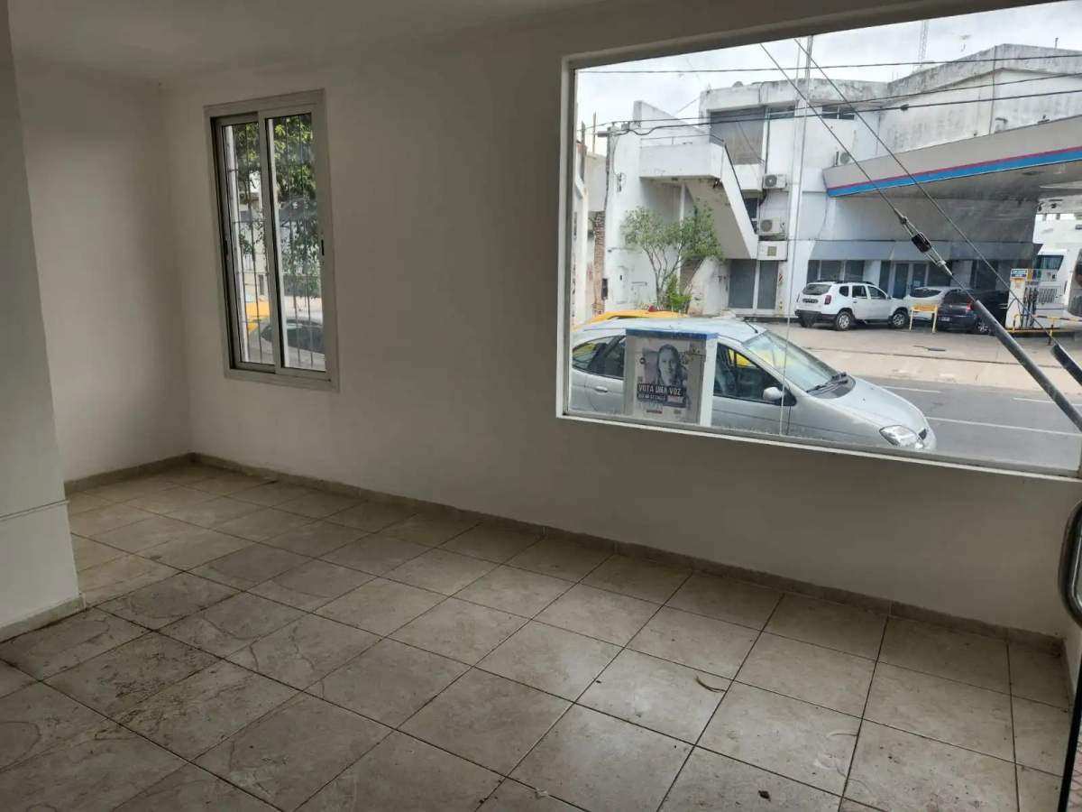 LOCAL ESQUINA - Recibo vehículo - Financio