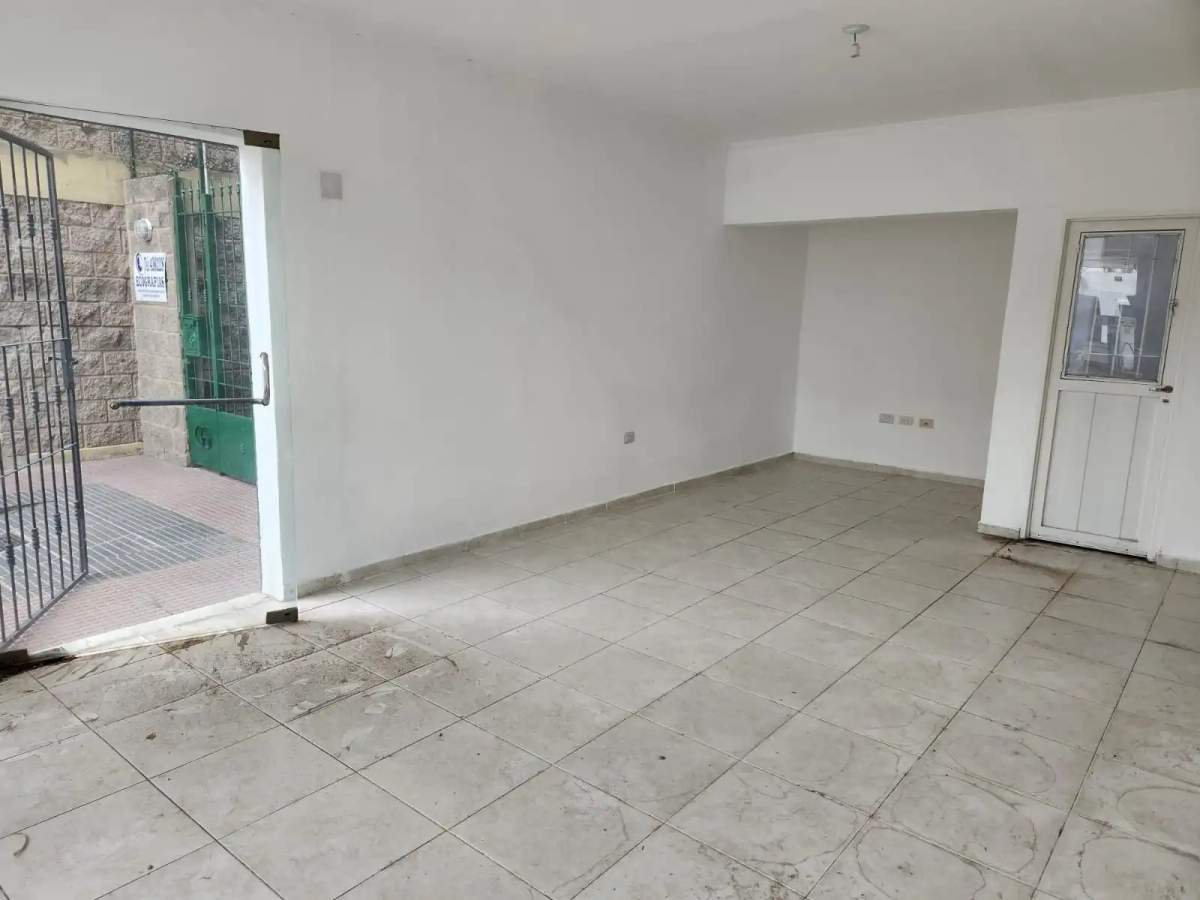 LOCAL ESQUINA - Recibo vehículo - Financio