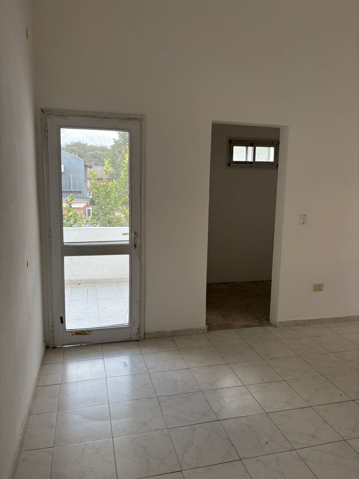 Se alquila propiedad para vivienda, o uso comercial