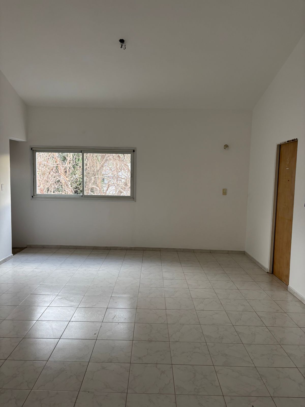 Se alquila propiedad para vivienda, o uso comercial