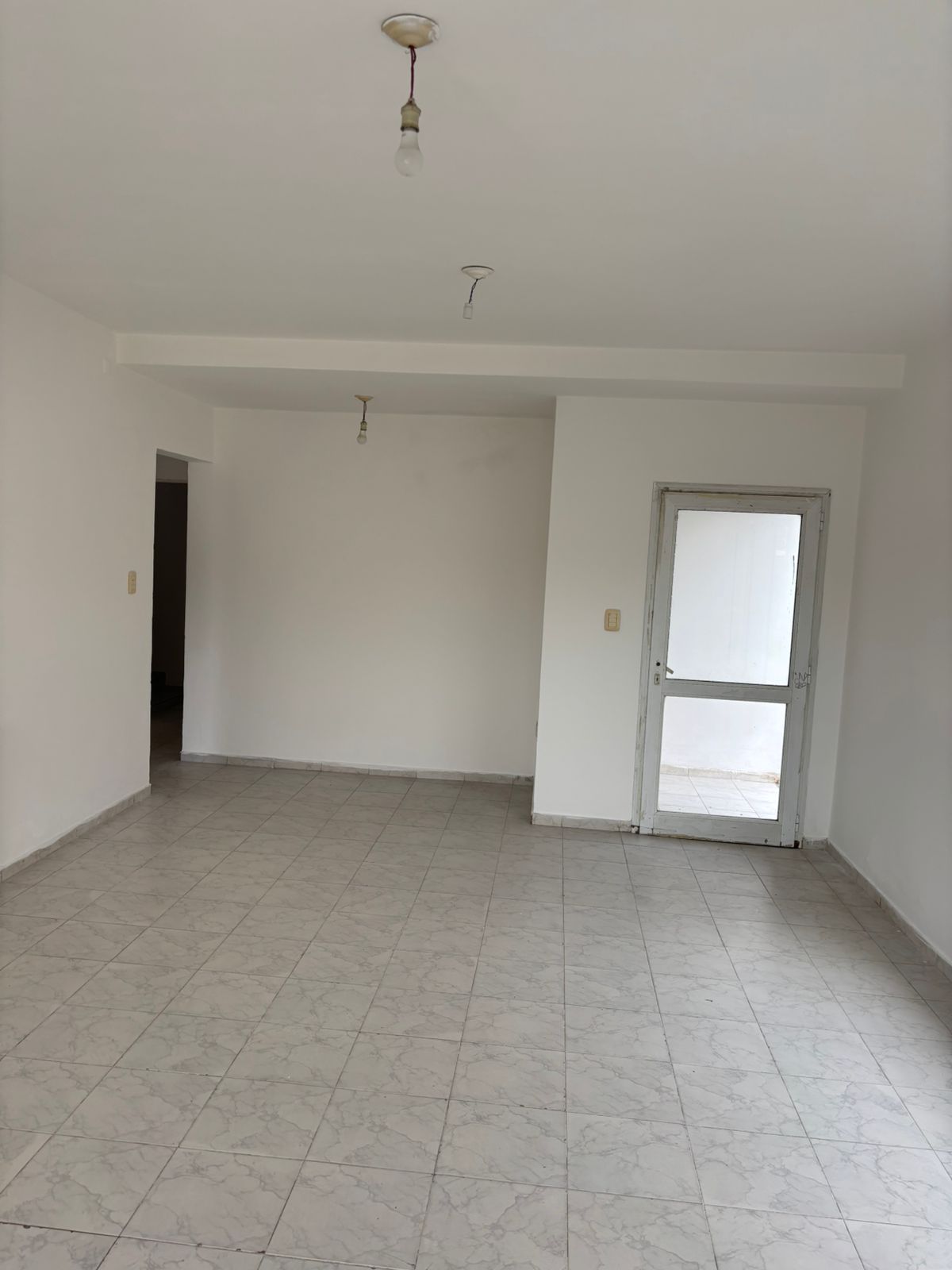 Se alquila propiedad para vivienda, o uso comercial
