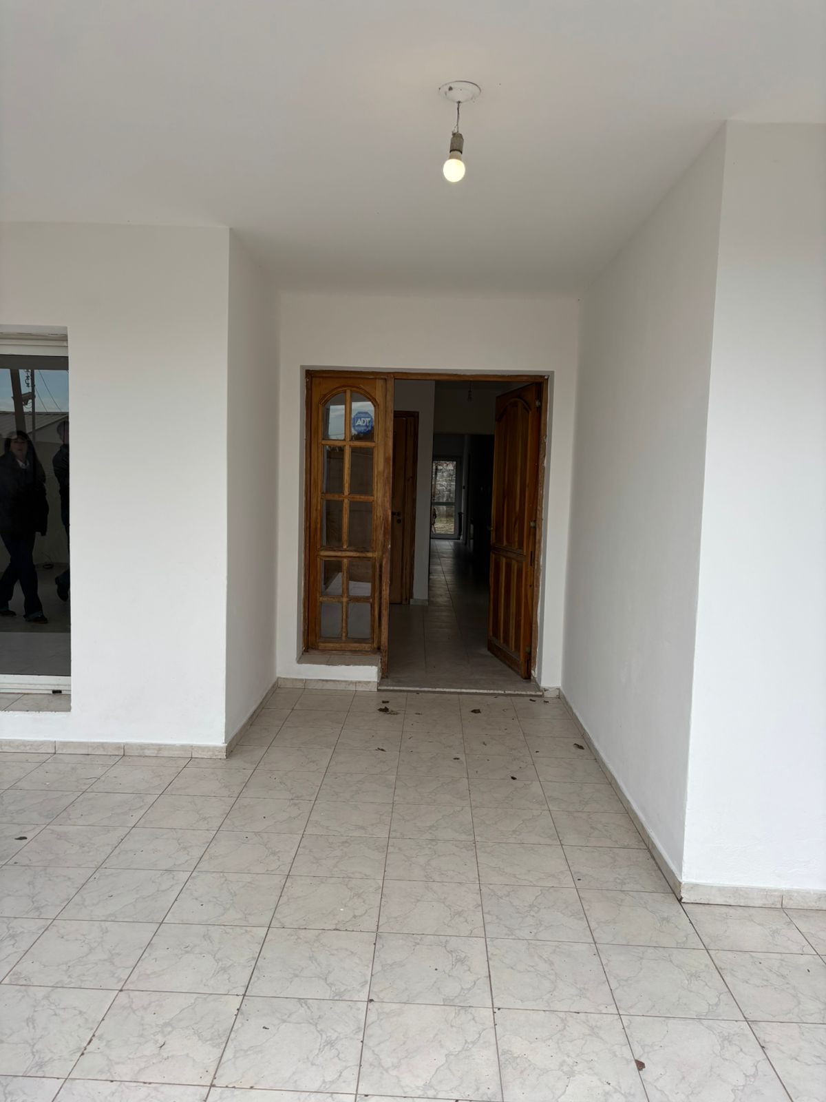 Se alquila propiedad para vivienda, o uso comercial