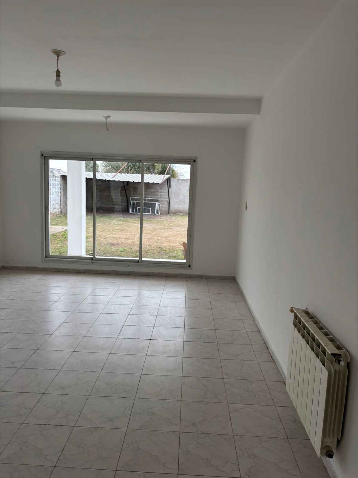 Se alquila propiedad para vivienda, o uso comercial