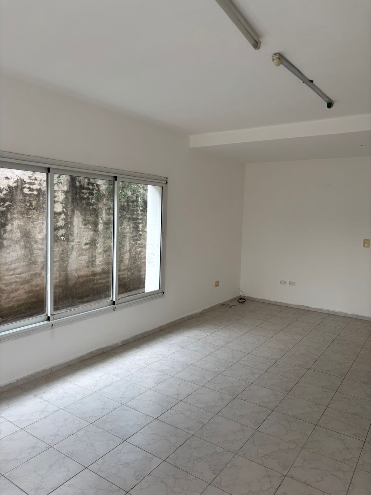 Se alquila propiedad para vivienda, o uso comercial