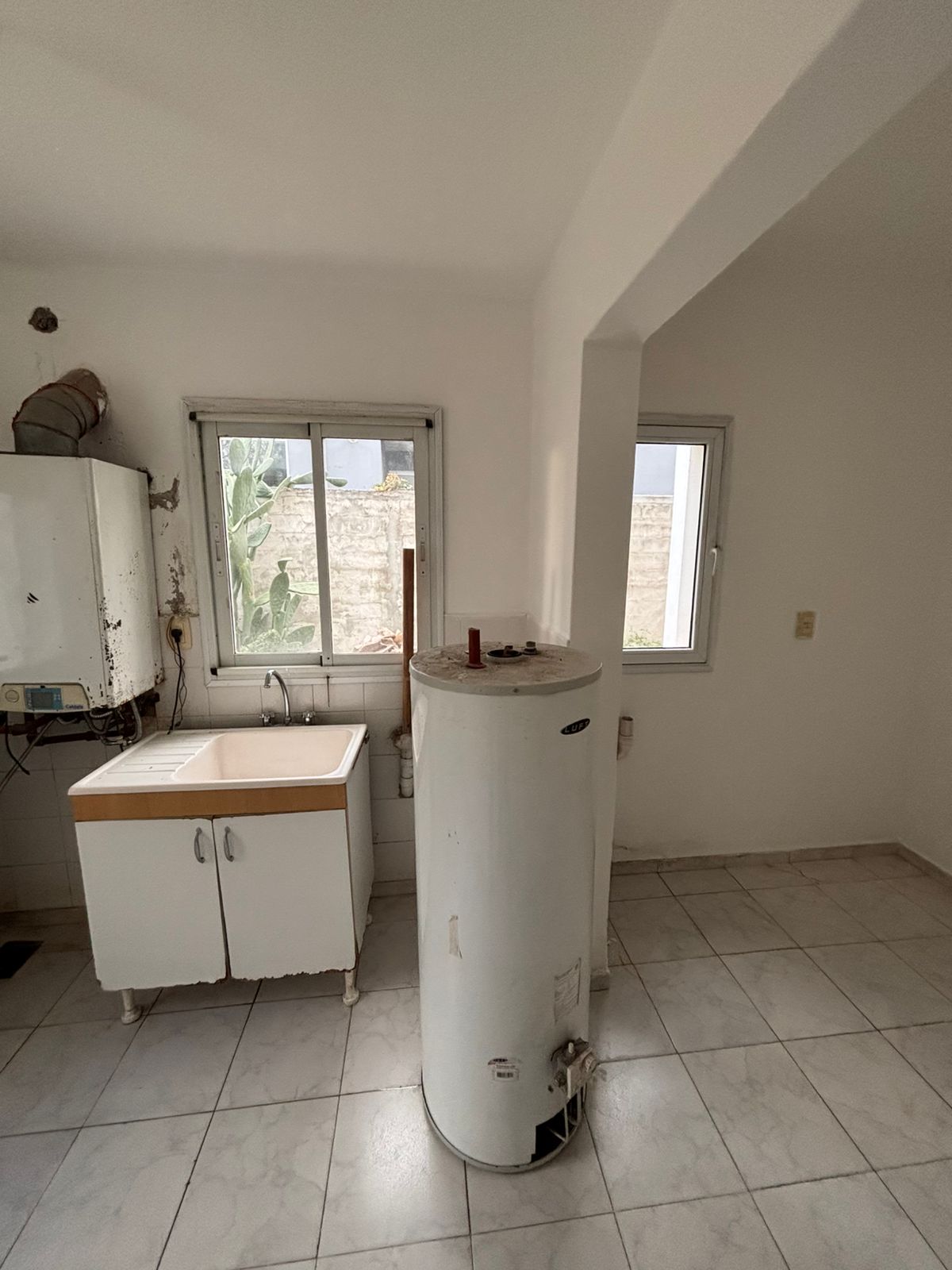 Se alquila propiedad para vivienda, o uso comercial