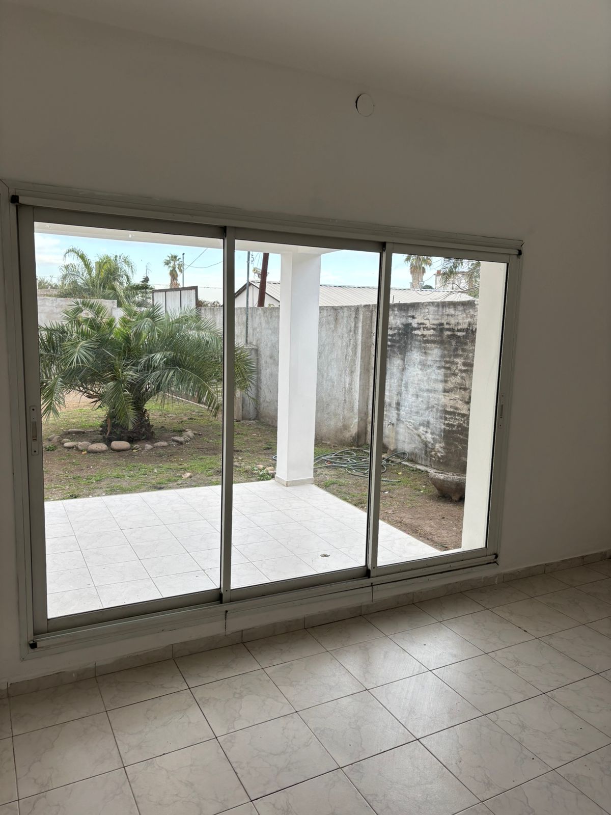 Se alquila propiedad para vivienda, o uso comercial