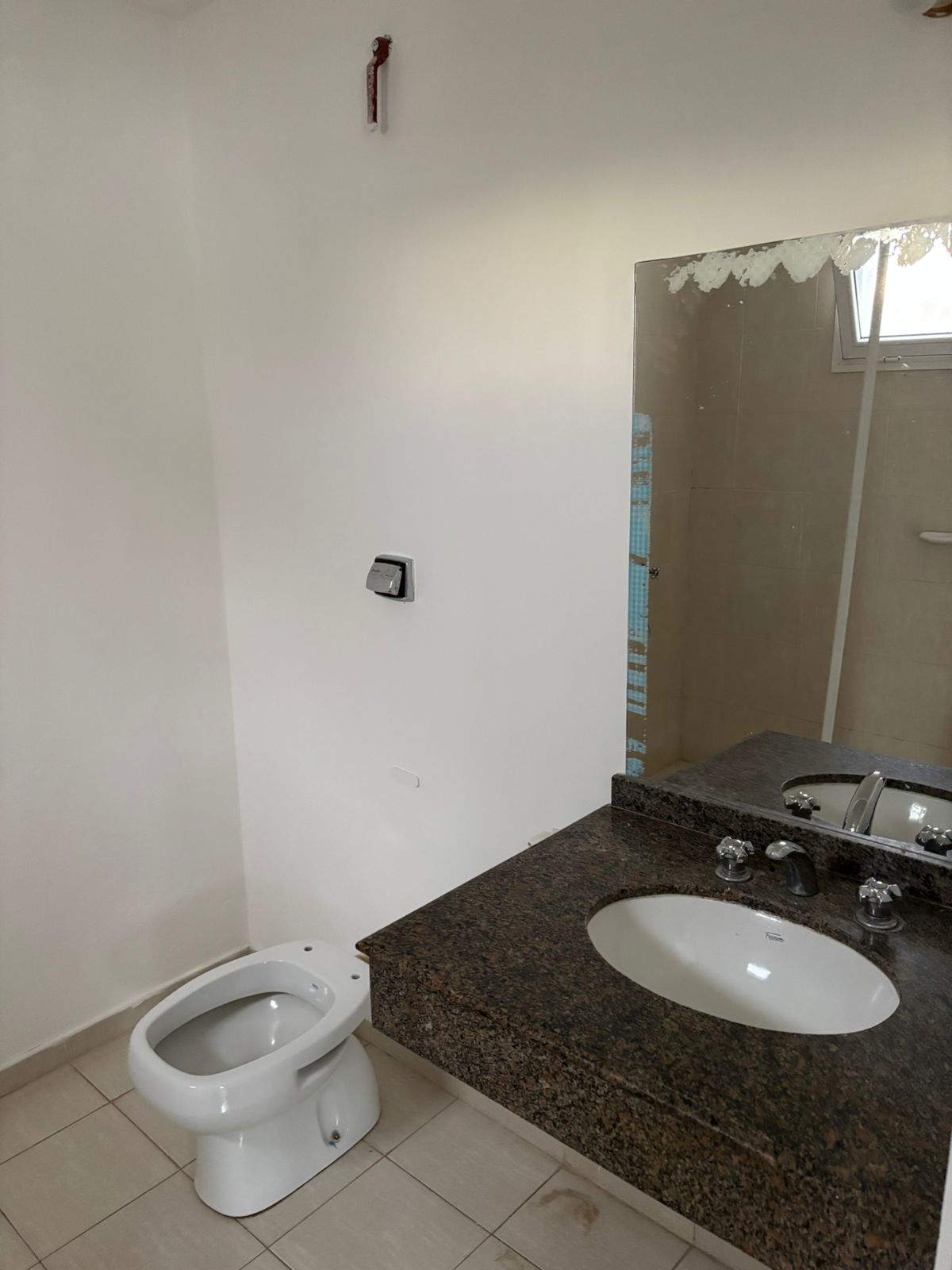 Se alquila propiedad para vivienda, o uso comercial