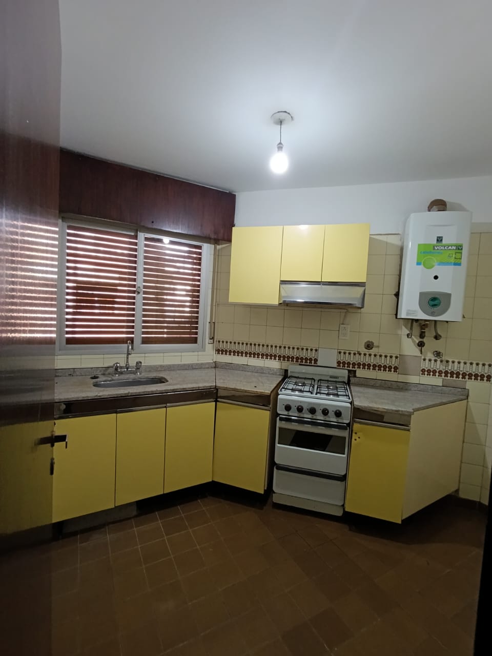 B CENTRO  27 DE ABRIL 200  DEPTO EN VENTA  2 DORM  APTO BANCOR