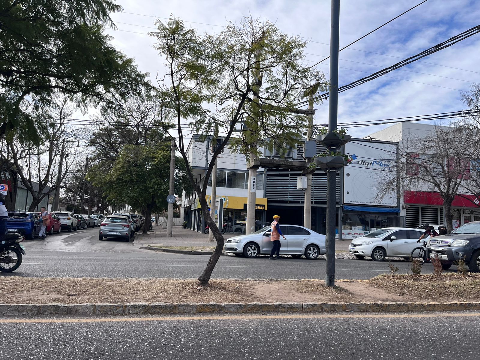 LOCAL  ALQUILER CERRO DE LAS ROSAS AV. NUÑEZ 4100