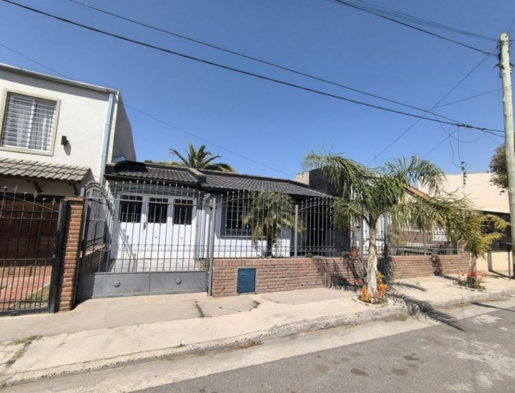 VENTA CASA 3 DORMITORIOS AMPL. JARDÍN DEL PILAR