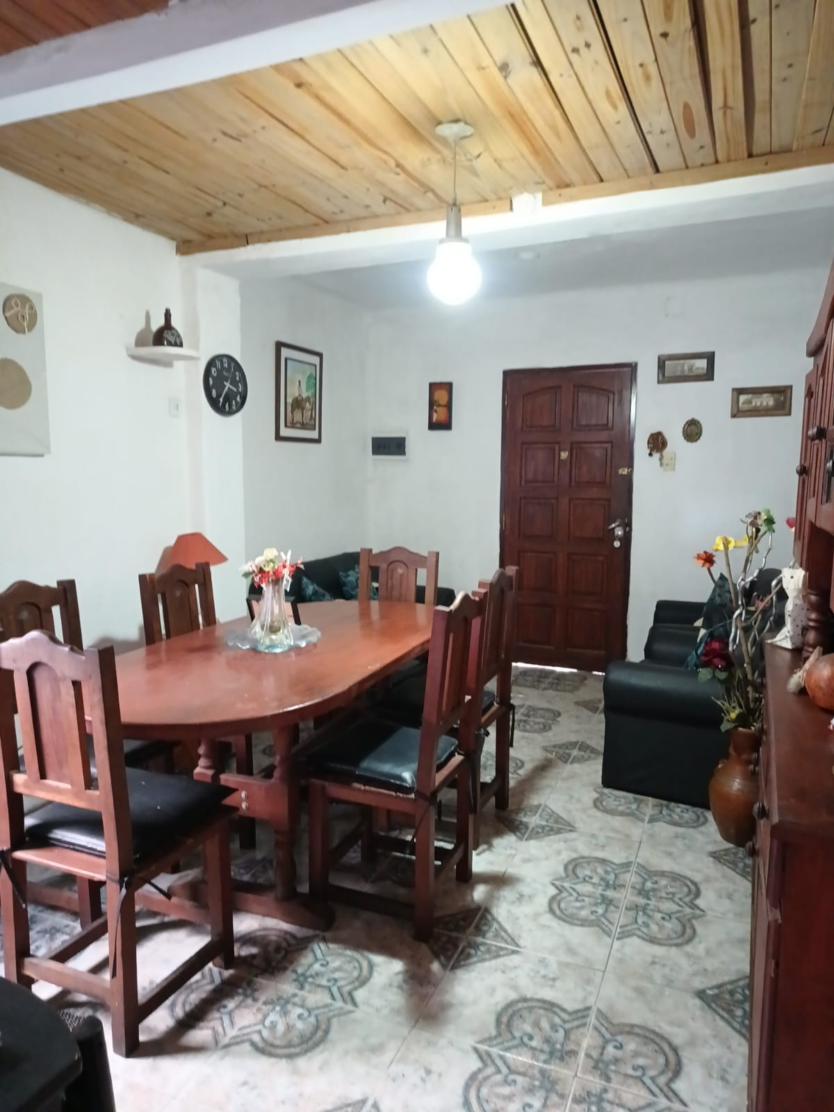 A pasos del centro, con alma de barrio: casa en Observatorio