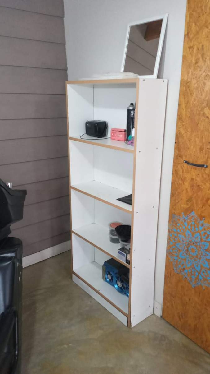 NEGOCIO DE BELLEZA LLAVE EN MANO EN SANTA MÓNICA: PELUQUERÍA EN FUNCIONAMIENTO