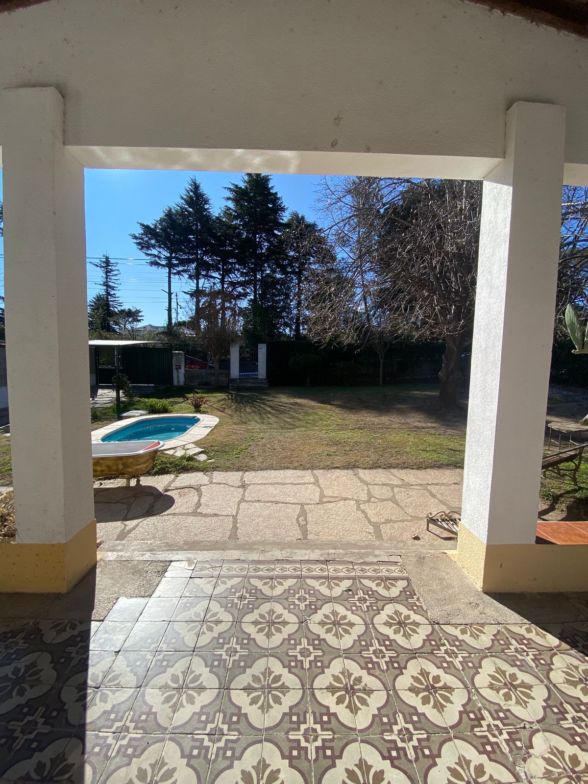 OPORTUNIDAD DE INVERSIÓN Y EMPRENDIMIENTO, CASONA  2 UNIDADES HABITACIONALES CON TODOS LOS SERVICIOS EN PLENO CENTRO DE HUERTA GANDE, PROVINCIA DE CÓR