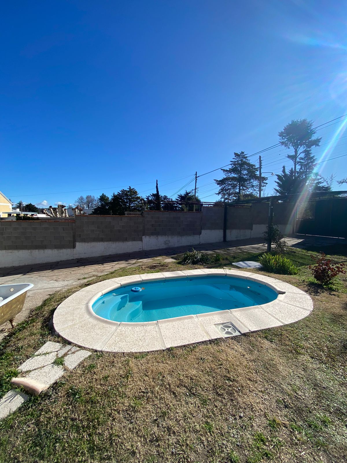 OPORTUNIDAD DE INVERSIÓN Y EMPRENDIMIENTO, CASONA  2 UNIDADES HABITACIONALES CON TODOS LOS SERVICIOS EN PLENO CENTRO DE HUERTA GANDE, PROVINCIA DE CÓR