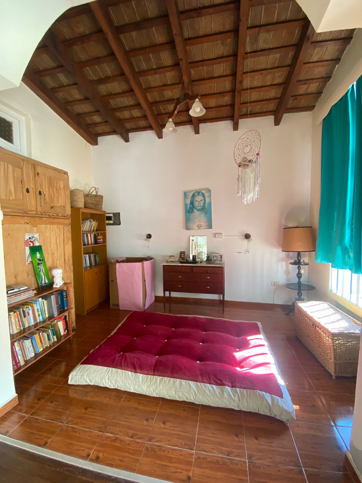 OPORTUNIDAD DE INVERSIÓN Y EMPRENDIMIENTO, CASONA  2 UNIDADES HABITACIONALES CON TODOS LOS SERVICIOS EN PLENO CENTRO DE HUERTA GANDE, PROVINCIA DE CÓR