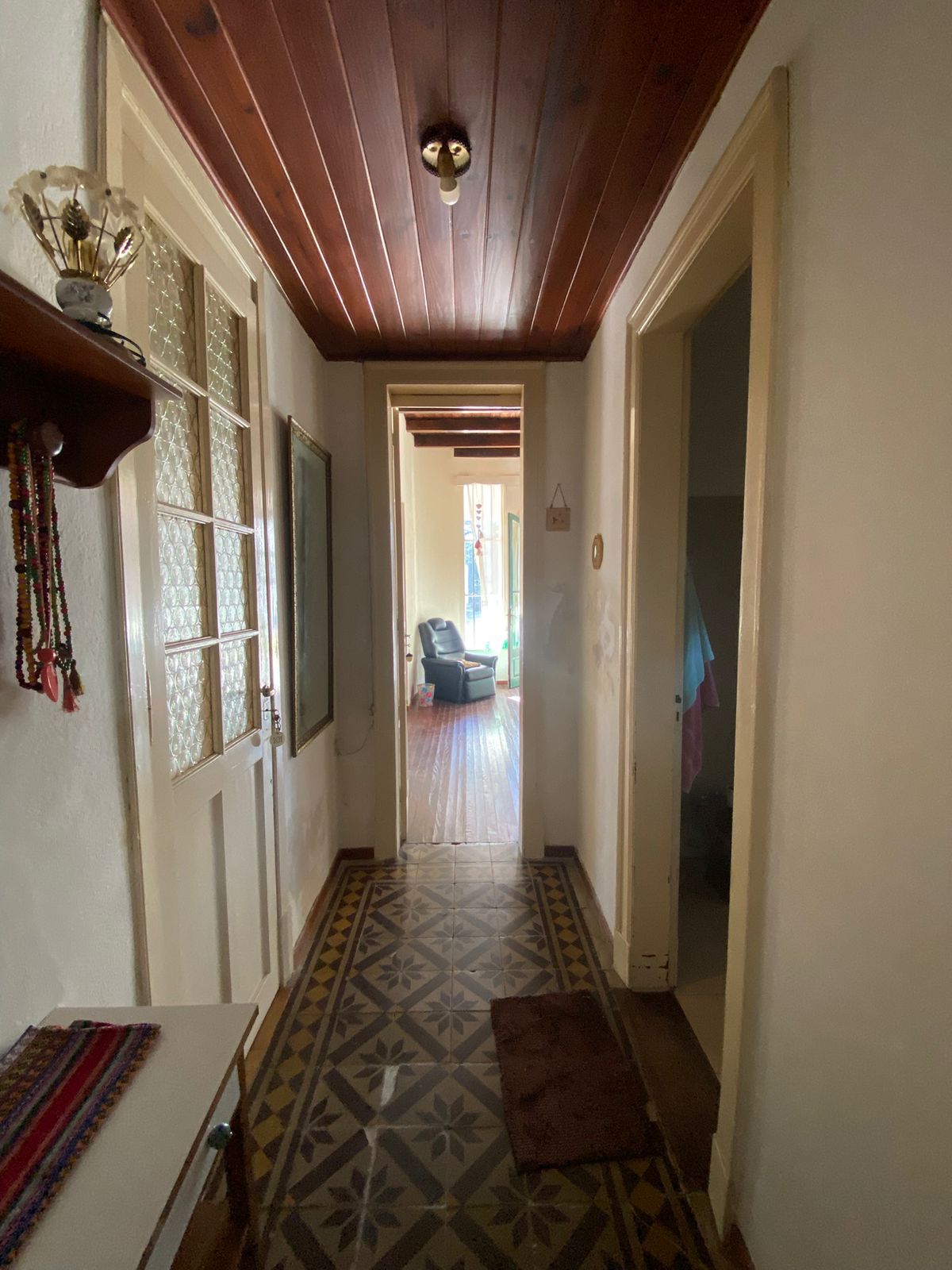 OPORTUNIDAD DE INVERSIÓN Y EMPRENDIMIENTO, CASONA  2 UNIDADES HABITACIONALES CON TODOS LOS SERVICIOS EN PLENO CENTRO DE HUERTA GANDE, PROVINCIA DE CÓR