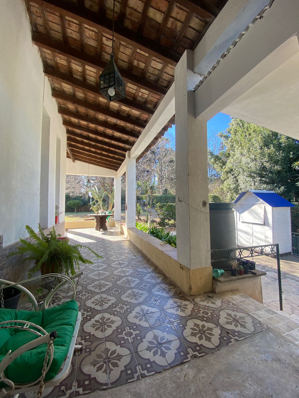 OPORTUNIDAD DE INVERSIÓN Y EMPRENDIMIENTO, CASONA  2 UNIDADES HABITACIONALES CON TODOS LOS SERVICIOS EN PLENO CENTRO DE HUERTA GANDE, PROVINCIA DE CÓR