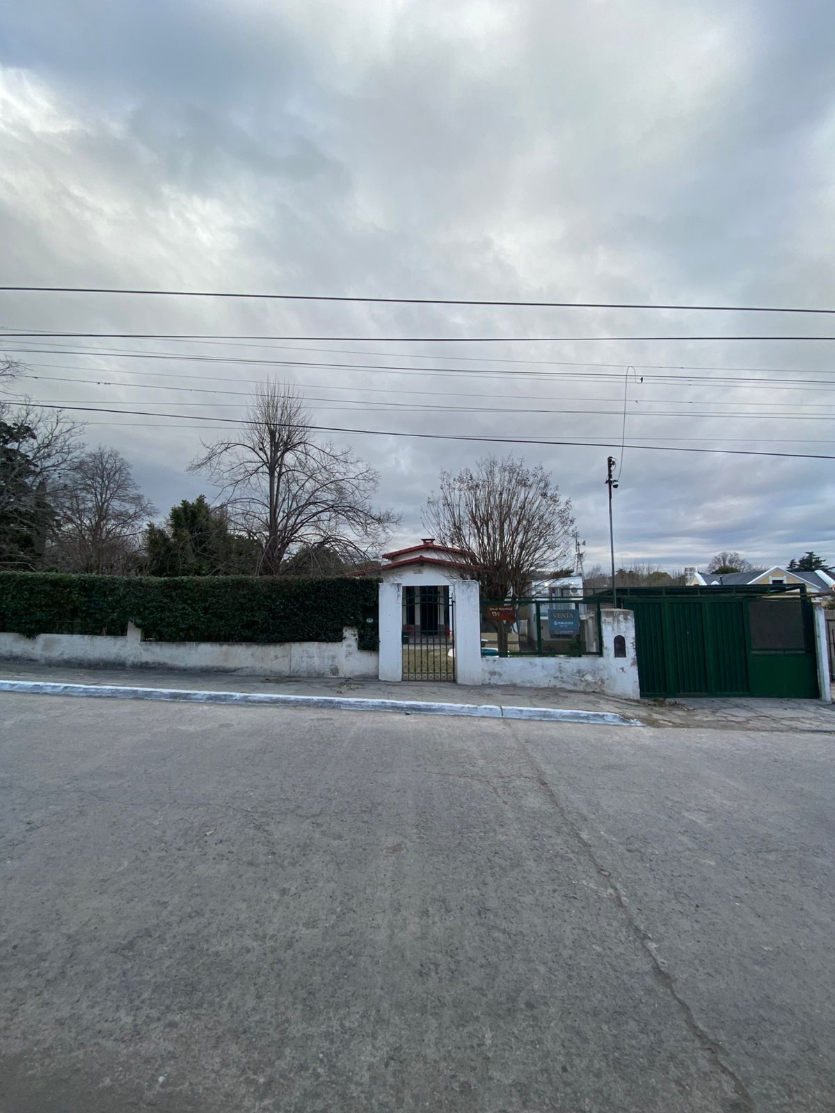 OPORTUNIDAD DE INVERSIÓN Y EMPRENDIMIENTO, CASONA  2 UNIDADES HABITACIONALES CON TODOS LOS SERVICIOS EN PLENO CENTRO DE HUERTA GANDE, PROVINCIA DE CÓR