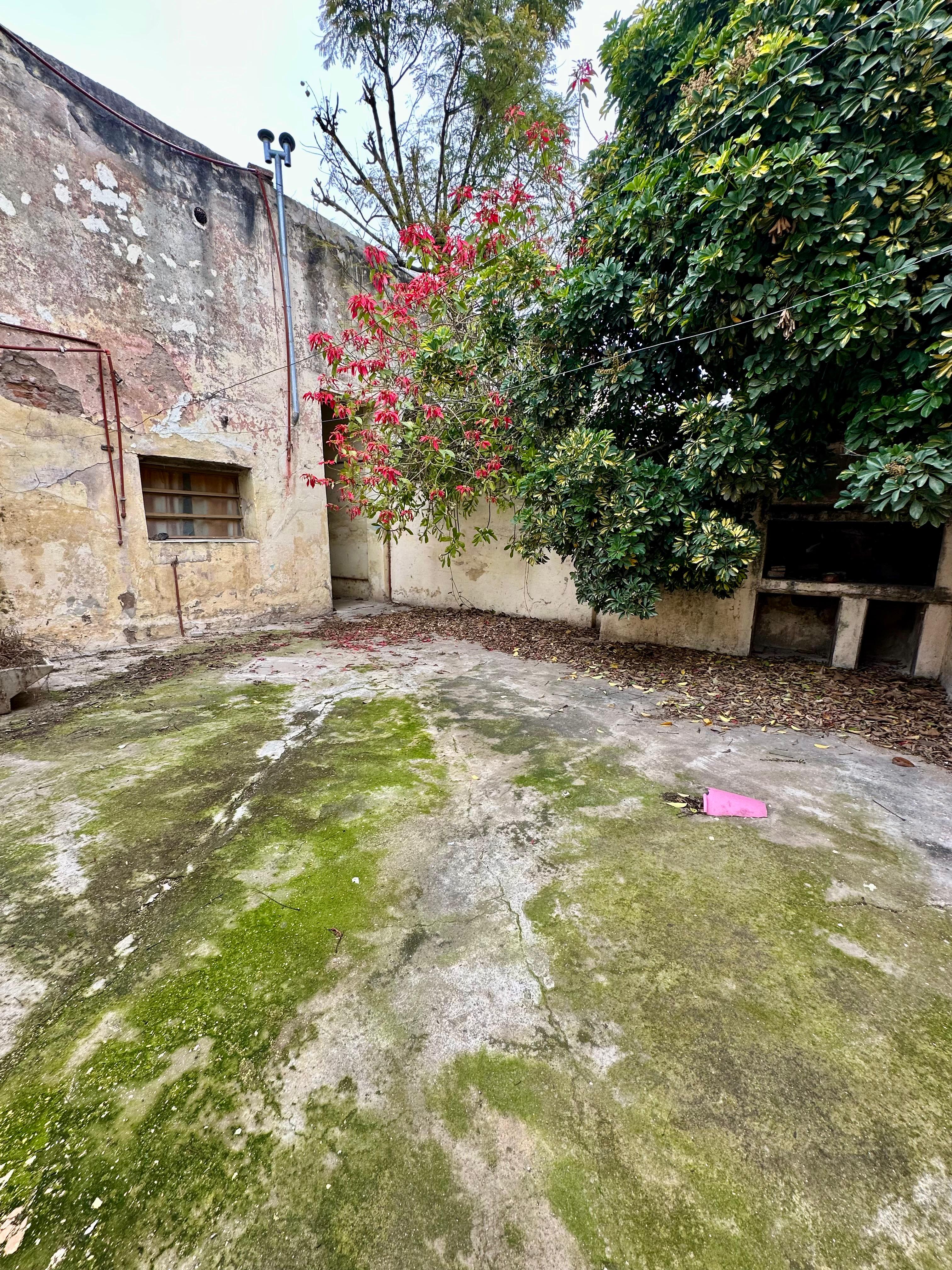Casa a refaccionar o demoler en Barrio San Vicente